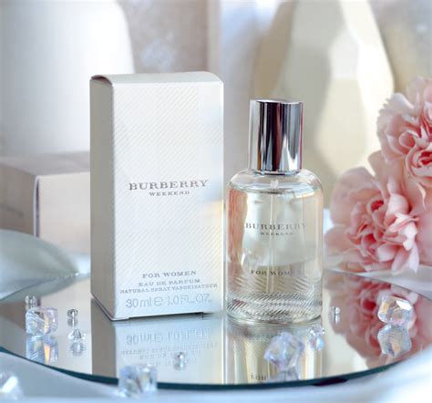 review Burberry weekend perfume